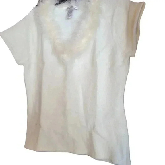 Sarah Spencer NWOT Creamy White Short Sleeve Sweater trimmed with Rabbit  Hair - Picture 1 of 7